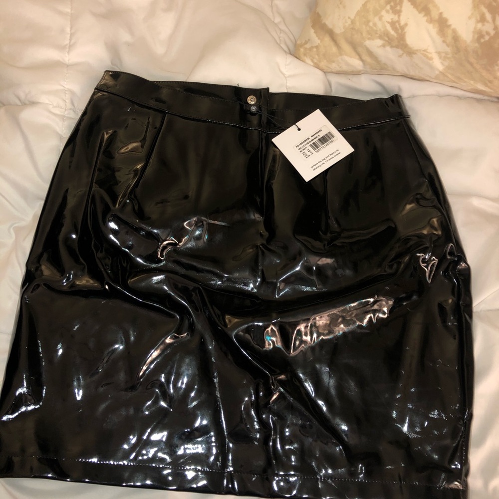 Missguided Vinyl mini Skirt!